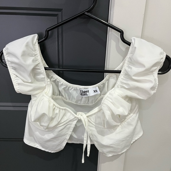 White top - Picture 2 of 2